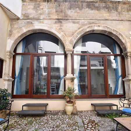 Ferienwohnung Iflat Agli Archetti Del Centro Palermo Exterior foto