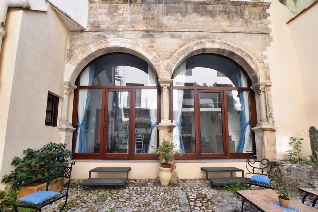 Ferienwohnung Iflat Agli Archetti Del Centro Palermo Exterior foto