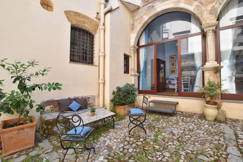 Ferienwohnung Iflat Agli Archetti Del Centro Palermo Exterior foto